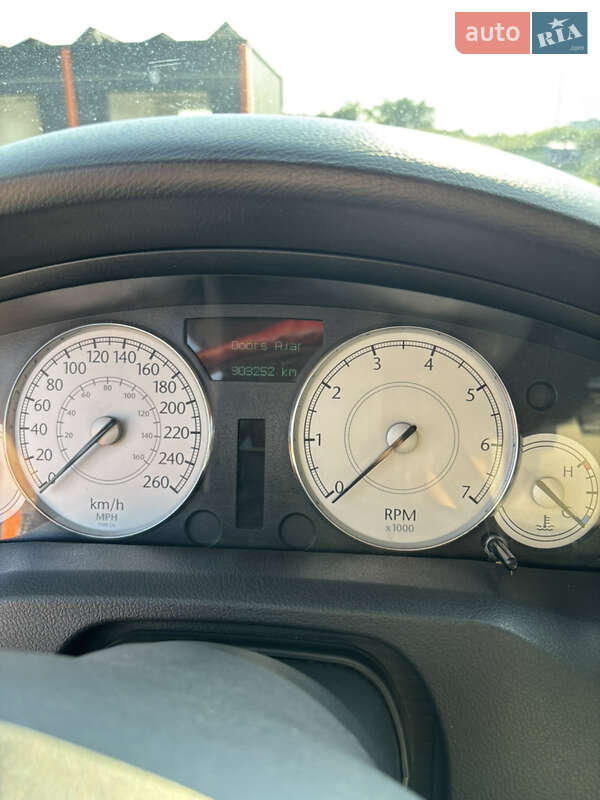 Седан Chrysler 300C 2005 в Вінниці