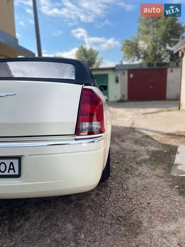 Кабриолет Chrysler 300C 2007 в Киеве