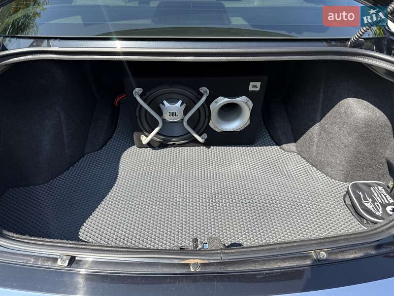 Седан Chrysler 300C 2006 в Шептицькому