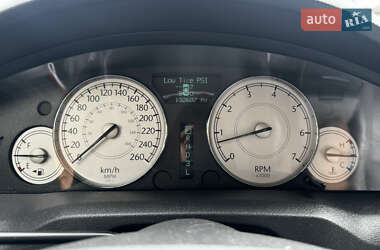 Седан Chrysler 300C 2008 в 