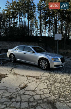 Седан Chrysler 300C 2012 в 