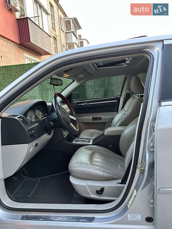 Седан Chrysler 300C 2005 в Переяславі