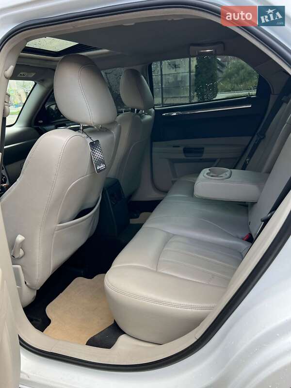 Седан Chrysler 300C 2006 в Косове фото 11 Седан Chrysler 300C 2006 в Косове