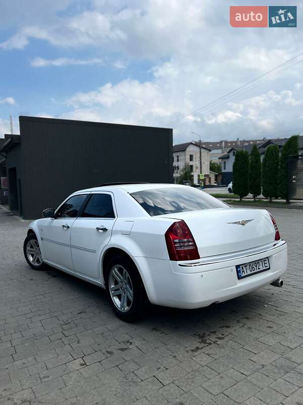 Седан Chrysler 300C 2006 в Косове фото 19 Седан Chrysler 300C 2006 в Косове