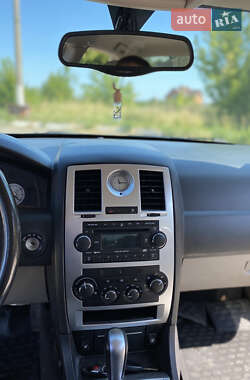 Седан Chrysler 300C 2005 в 