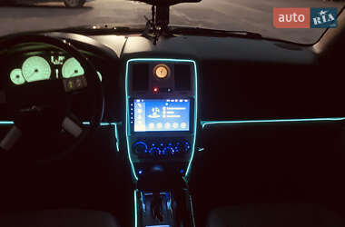 Седан Chrysler 300C 2005 в 