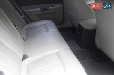 Седан Chrysler 300C 2006 в 