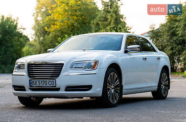 Седан Chrysler 300C 2014 в 