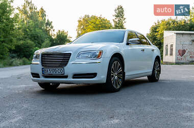 Седан Chrysler 300C 2014 в 