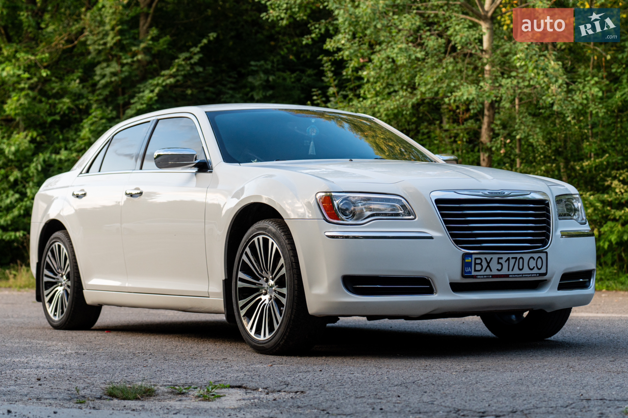 2010 Chrysler 300C - мініатюра 18