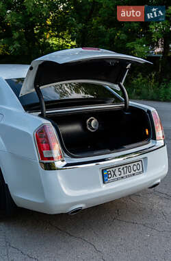 Седан Chrysler 300C 2014 в 