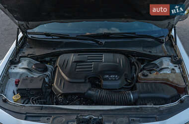 Седан Chrysler 300C 2014 в 