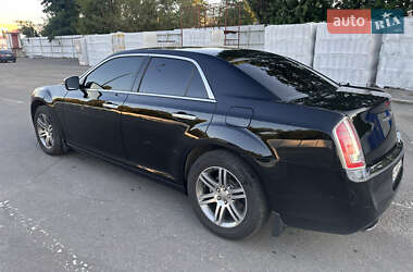 Седан Chrysler 300C 2011 в 