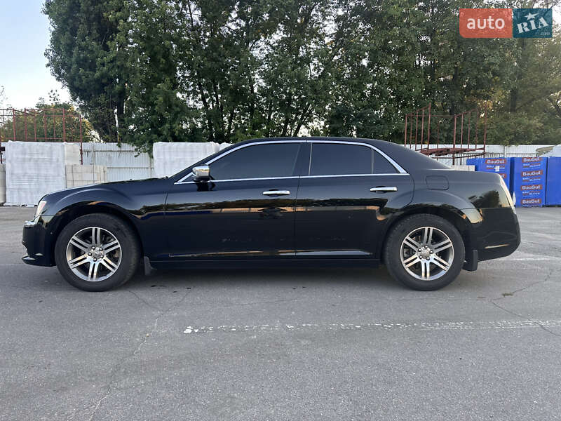 Седан Chrysler 300C 2011 в Кременчуге