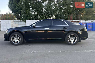 Седан Chrysler 300C 2011 в 