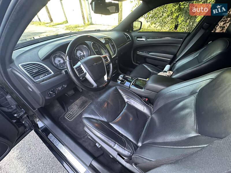 Седан Chrysler 300C 2011 в Кременчуге