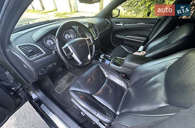 Седан Chrysler 300C 2011 в 