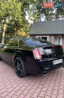 Седан Chrysler 300C 2013 в 