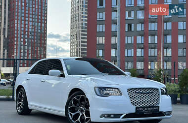 Седан Chrysler 300C 2015 в Киеве