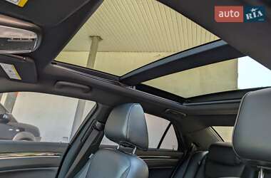 Седан Chrysler 300C 2012 в 