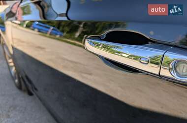 Седан Chrysler 300C 2012 в 