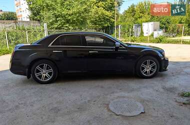 Седан Chrysler 300C 2012 в 