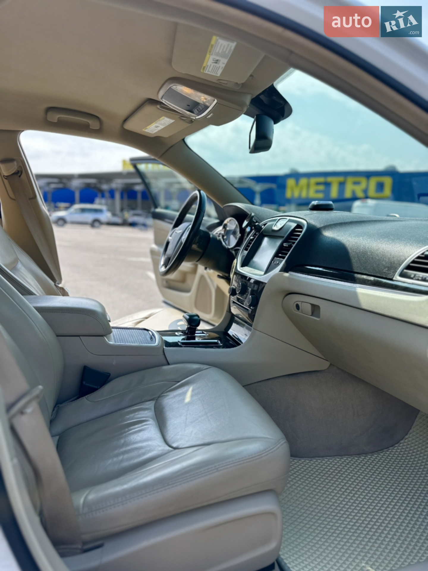 2014 Chrysler 300C - мініатюра 21