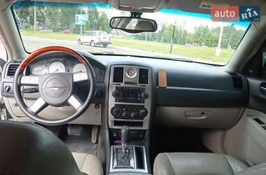 Седан Chrysler 300C 2005 в 
