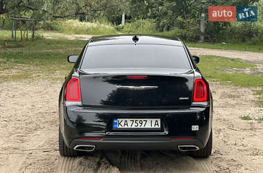 Седан Chrysler 300C 2019 в 