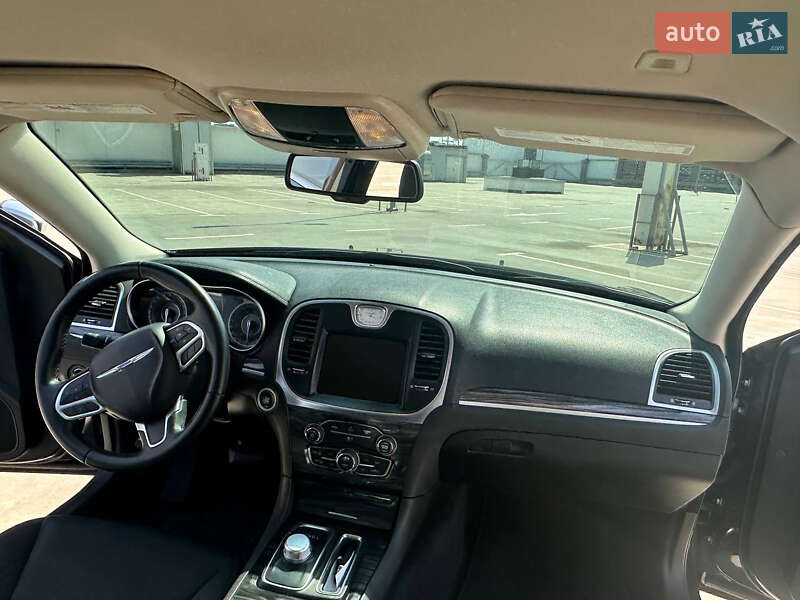 Седан Chrysler 300C 2018 в Киеве фото 7 Седан Chrysler 300C 2018 в Киеве