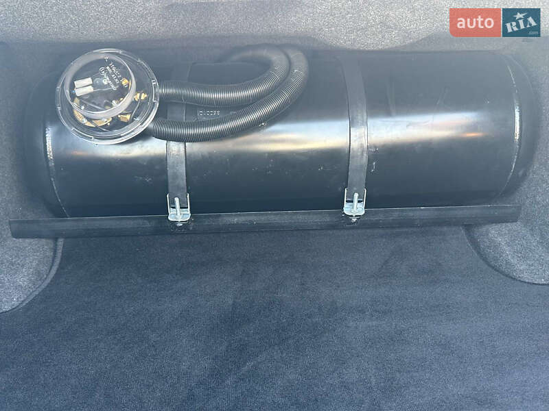 Седан Chrysler 300C 2018 в Киеве фото 12 Седан Chrysler 300C 2018 в Киеве