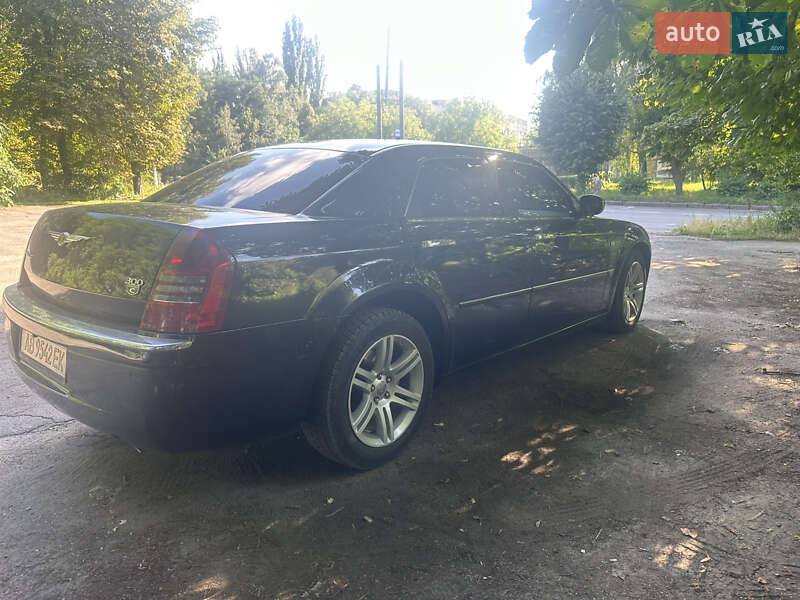 Седан Chrysler 300C 2006 в Виннице