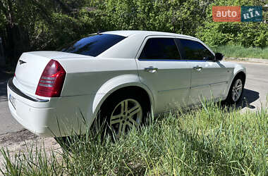 Седан Chrysler 300C 2005 в 