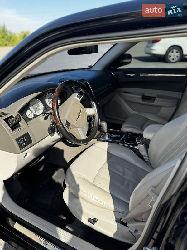 Седан Chrysler 300C 2008 в Харкові