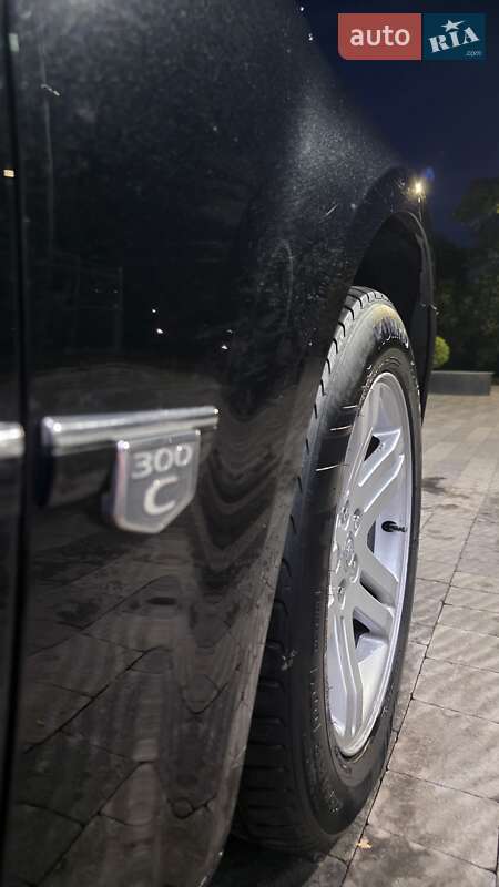 Седан Chrysler 300C 2005 в Ужгороді