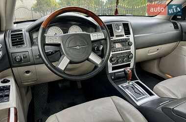 Седан Chrysler 300C 2005 в 