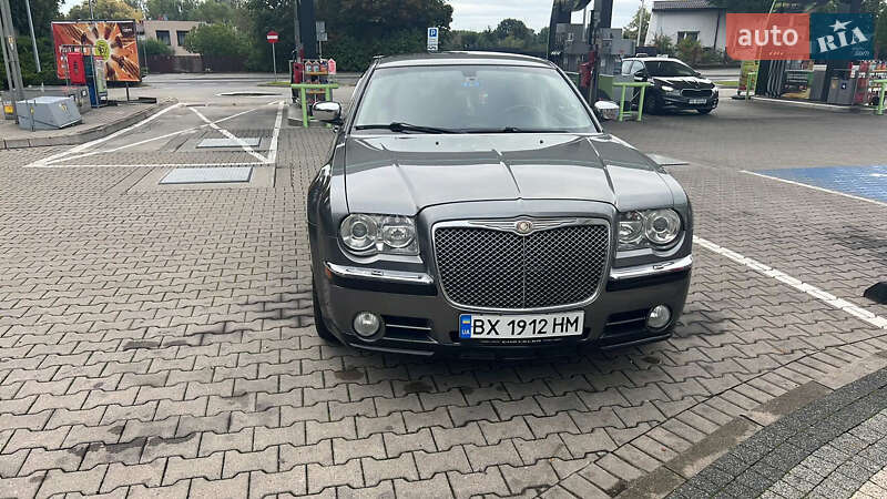 Седан Chrysler 300C 2006 в Бродах