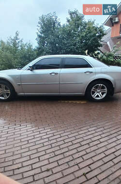 Седан Chrysler 300C 2006 в Киеве