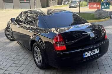 Седан Chrysler 300C 2005 в 