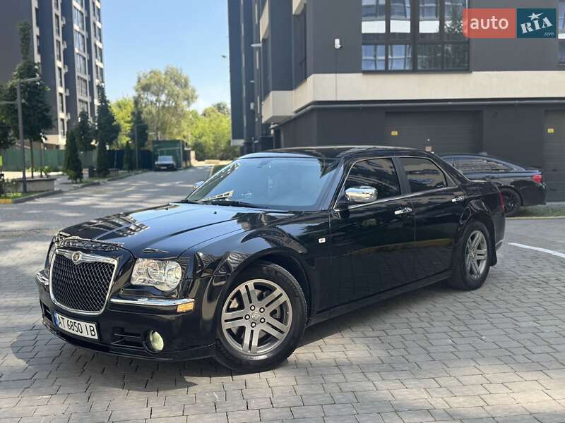 Седан Chrysler 300C 2005 в 