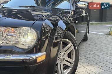 Седан Chrysler 300C 2005 в 