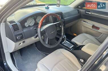 Седан Chrysler 300C 2005 в 