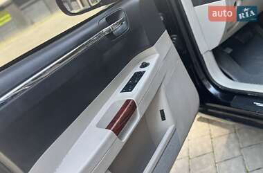 Седан Chrysler 300C 2005 в 