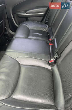 Седан Chrysler 300C 2012 в 