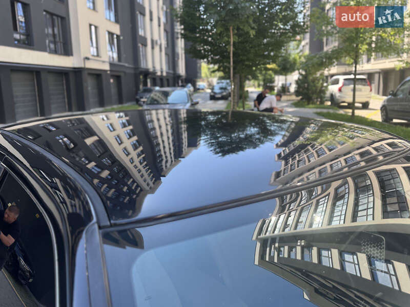 Седан Chrysler 300C 2005 в Львові