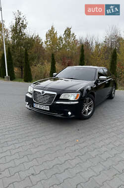 Седан Chrysler 300C 2012 в Черновцах
