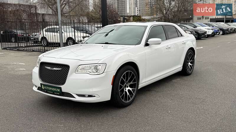 Chrysler 300C 2016