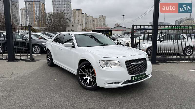 Седан Chrysler 300C 2016 в Києві фото 12 Седан Chrysler 300C 2016 в Києві