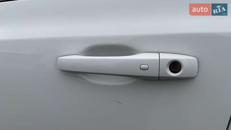 Седан Chrysler 300C 2016 в Києві фото 17 Седан Chrysler 300C 2016 в Києві