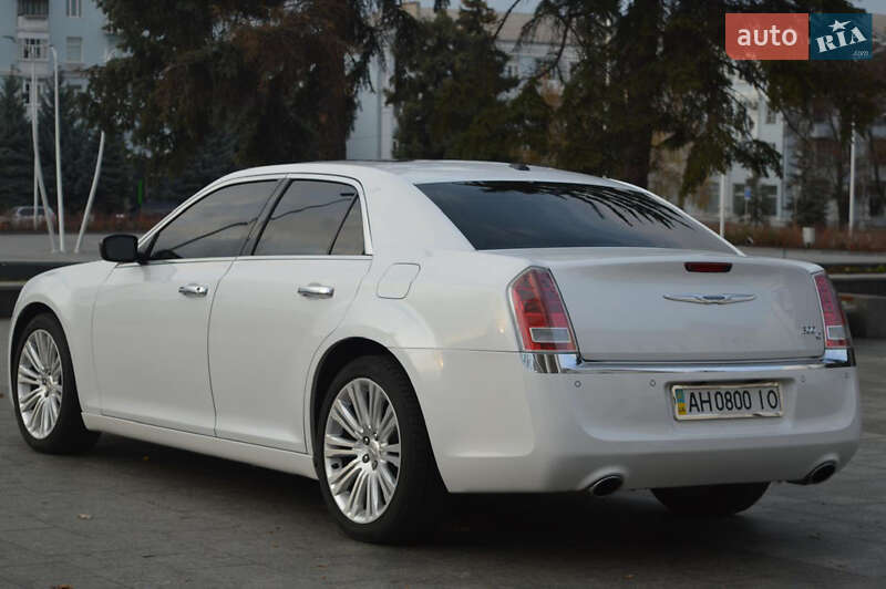 Седан Chrysler 300C 2014 в Києві